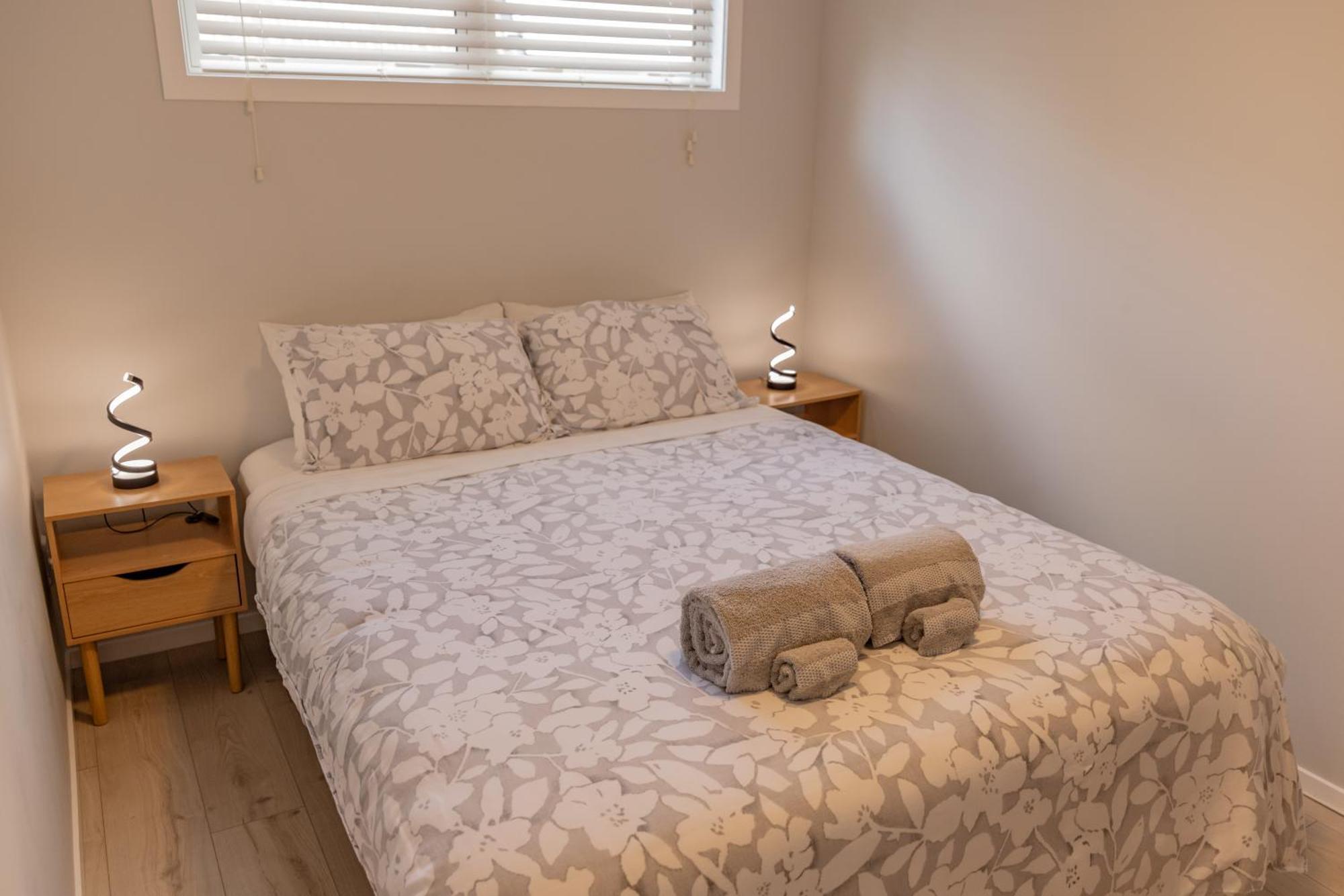 Back Garden Flat With Free On Street Parking And Fiber Wifi - 15 Mins To Ferry, Stadium, Cbd Wellington Bagian luar foto