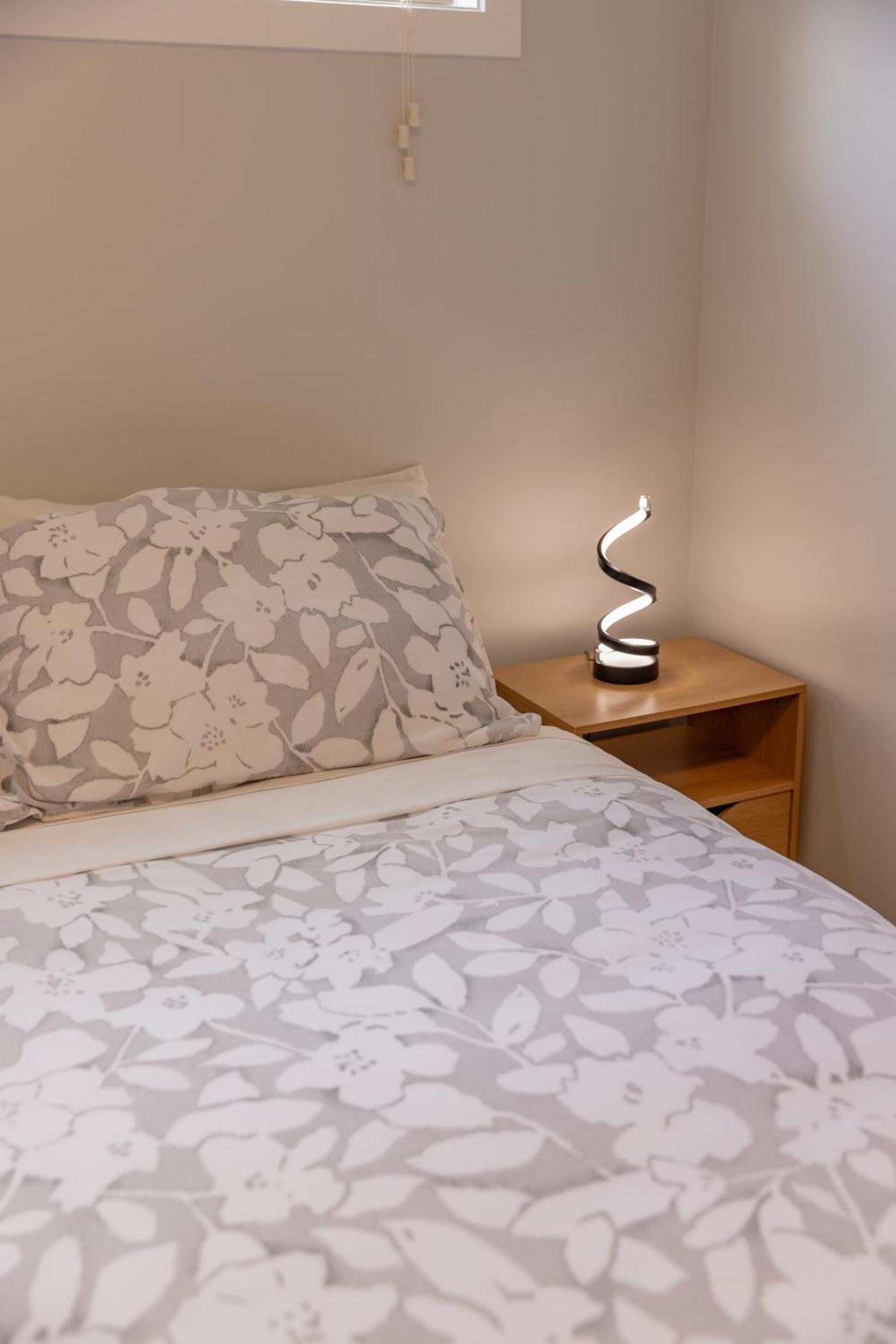 Back Garden Flat With Free On Street Parking And Fiber Wifi - 15 Mins To Ferry, Stadium, Cbd Wellington Bagian luar foto